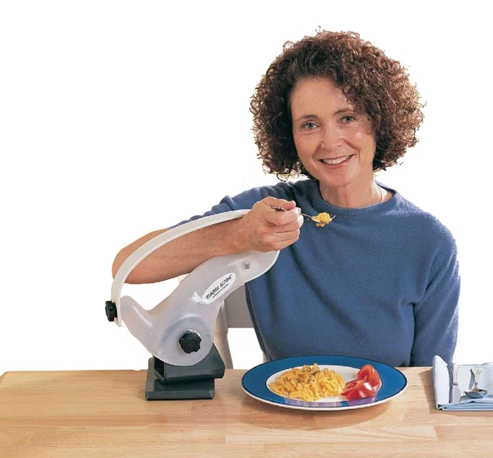 woman using stable self feeding support